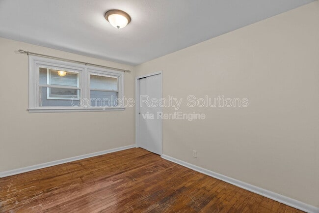 Building Photo - 2502 McLaran Ave