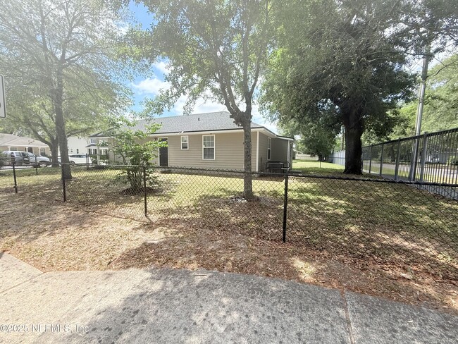 Building Photo - 3686 Wood Creek Ln