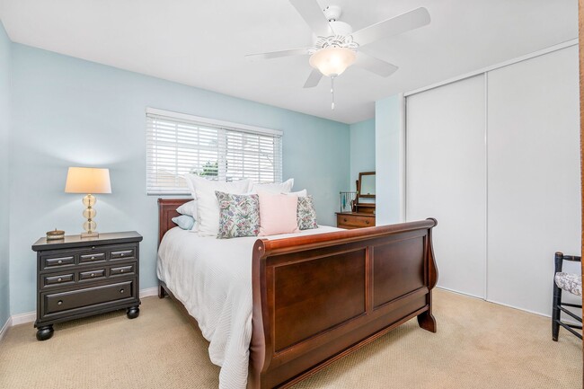 Building Photo - Bungalow In Huntington Beach