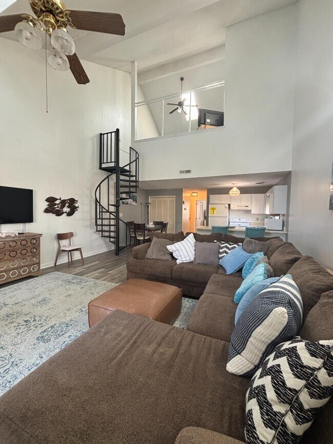 Building Photo - 3700 Golf Colony Ln