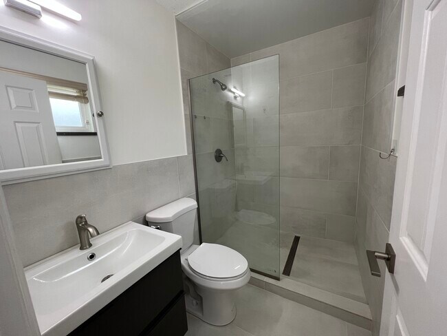 Ensuite - 5577 S Walden Glen Dr
