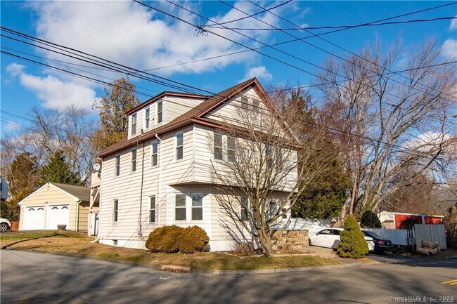 Primary Photo - 246 Old Stratfield Rd