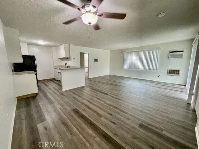 Building Photo - 685 E Vista Chino