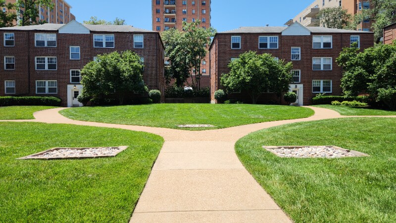 Building Photo - 803 Westwood Dr