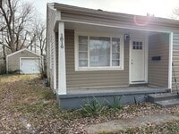 Building Photo - “Move-In Ready 2-Bedroom with Expansive Yard”