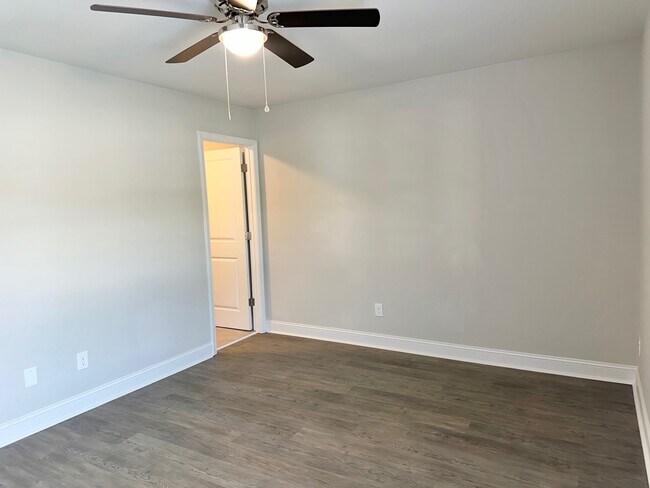 Building Photo - 443 3rd Loop Rd