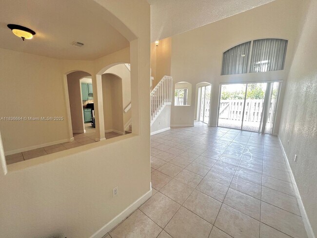 Building Photo - 8021 NW 114th Pl