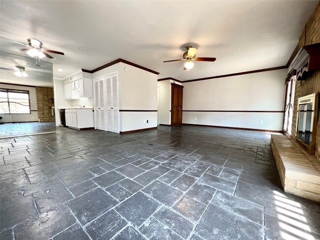 Building Photo - 1551 W Sam Houston Pkwy S