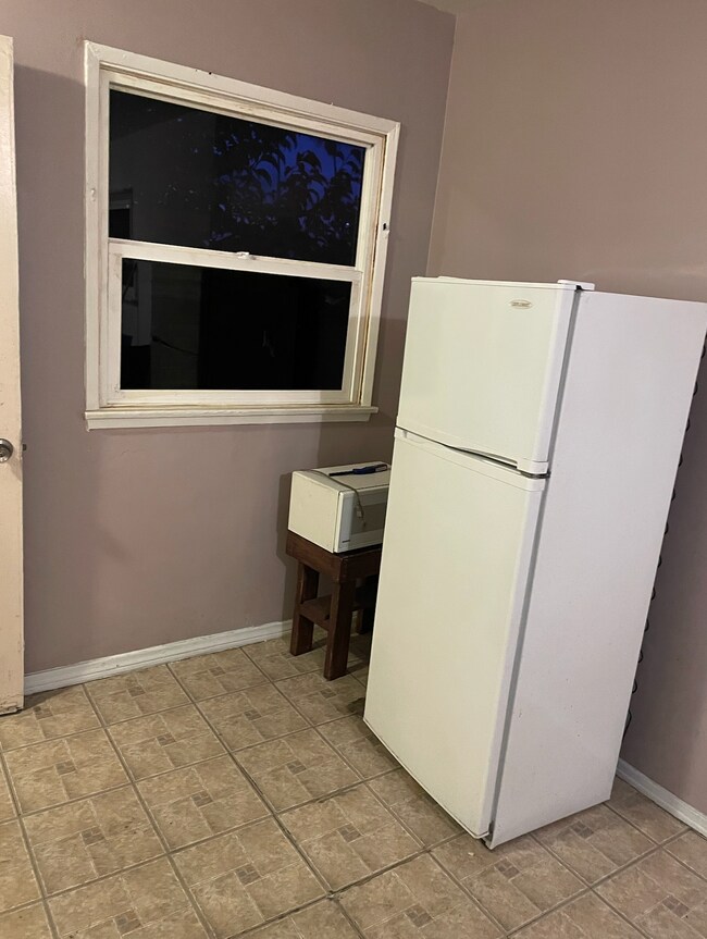 3633 kitchen/dining - 3631 E 5th St