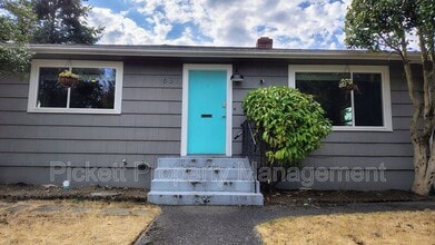 Building Photo - 631 Bertha Ave