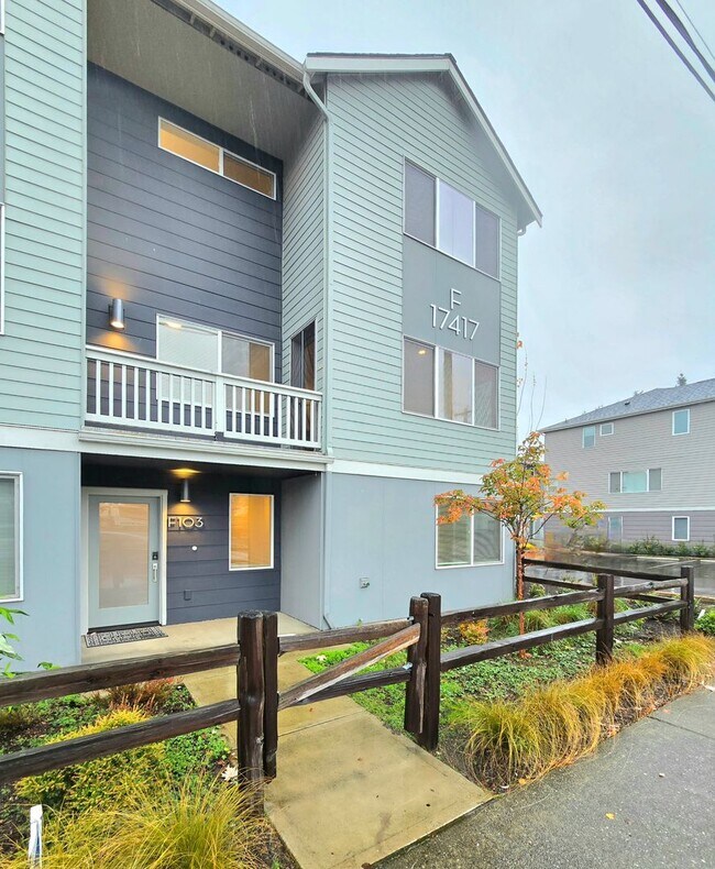 Building Photo - 4 Bedroom Townhome in Monroe - Pet Friendly - 1/2 1st Month Rent!