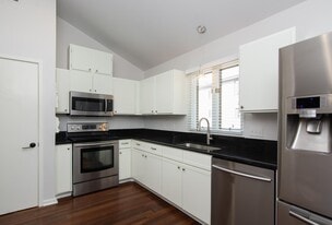 Building Photo - 727 Harpeth Trace Dr