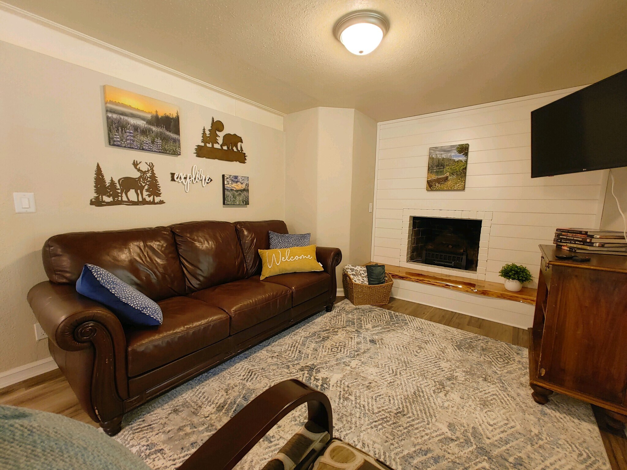 living room - 1226 Bayview Ave