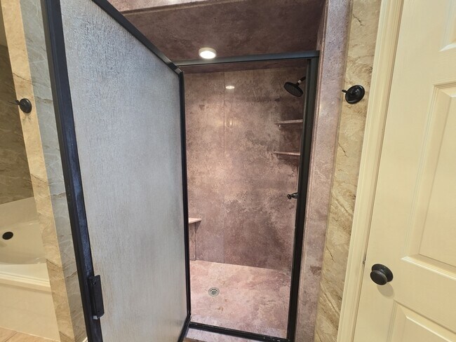 Building Photo - 15298 Wagon Wheel Cir