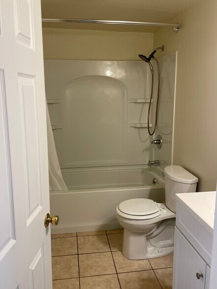 Building Photo - 1234 Isabella St