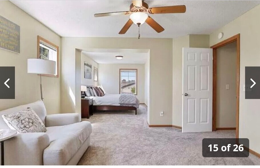 Building Photo - 3239 Oak View Dr