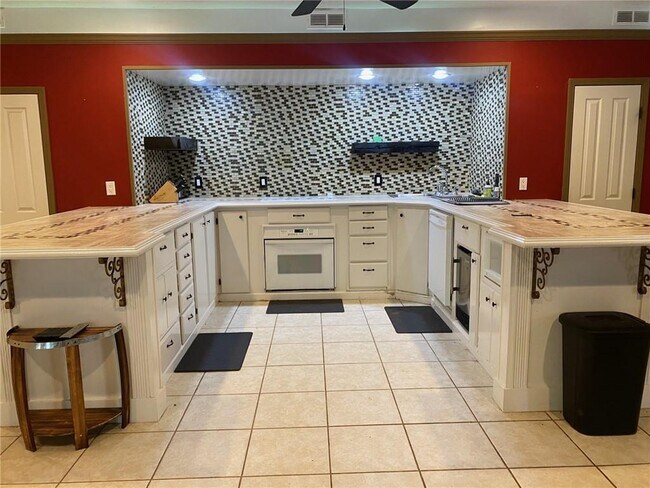 Building Photo - 1256 Chambers Rd