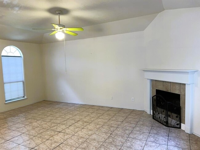 Building Photo - 34511 Park Green Dr