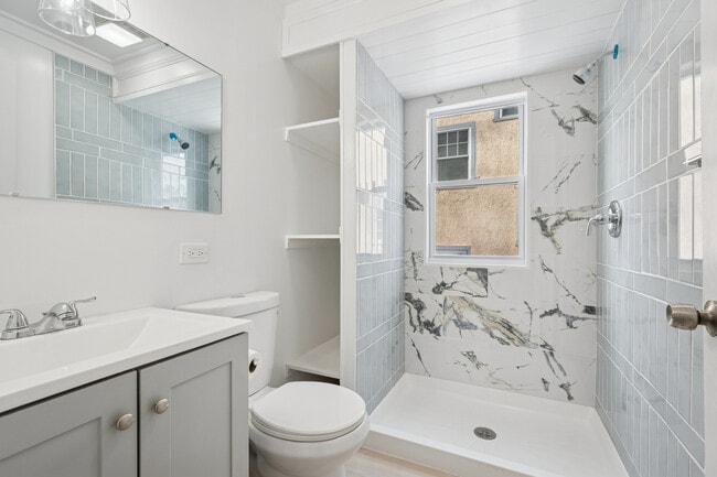 Building Photo - 2639 Prairie Ave