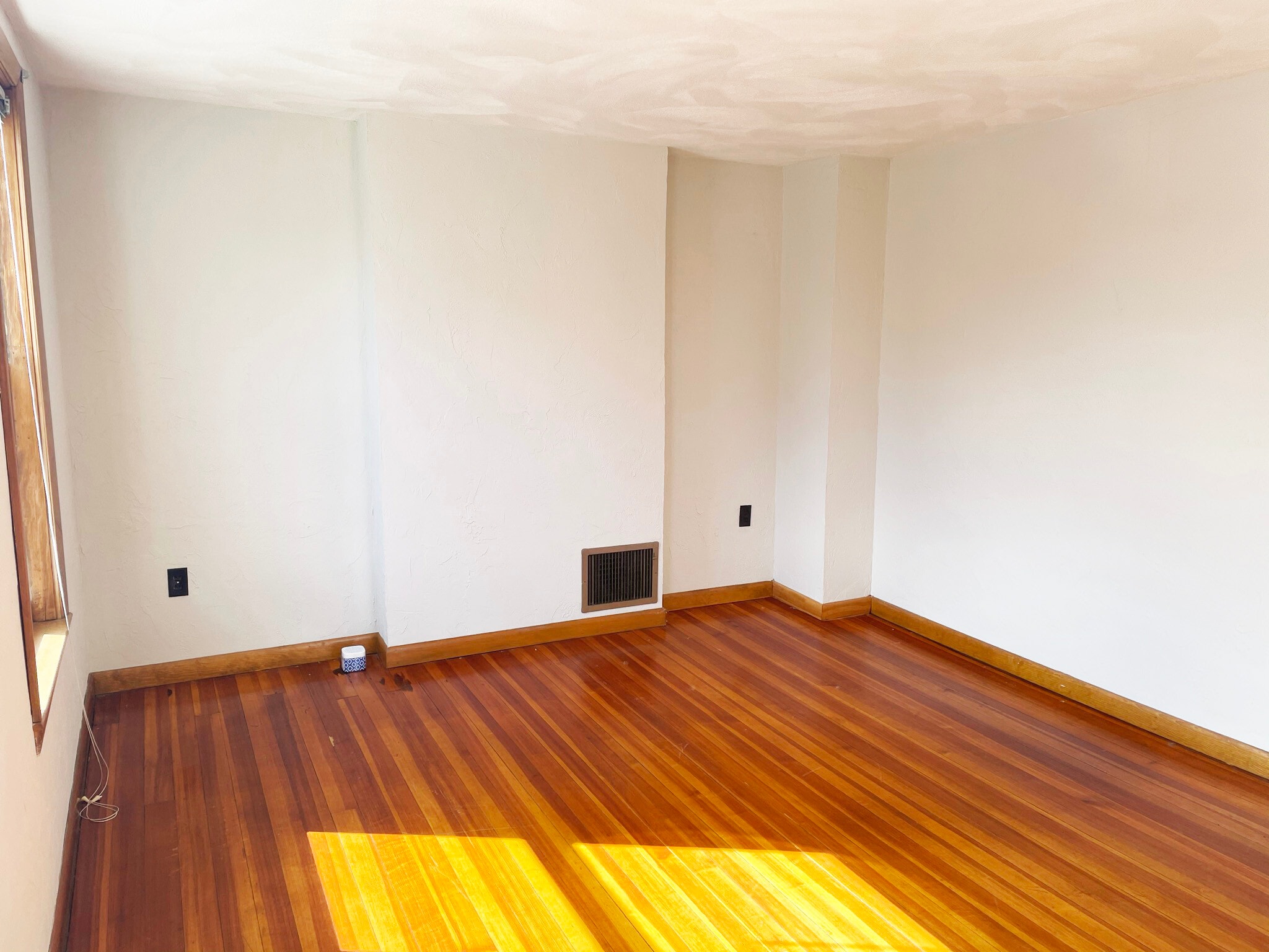 Living Room - 27 Webster Pl