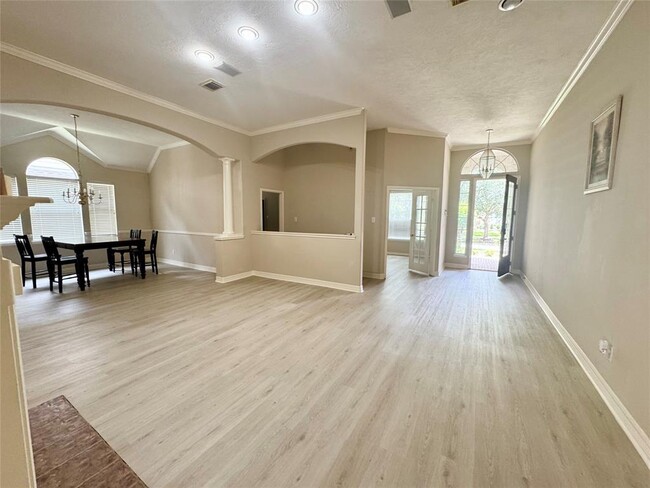 Building Photo - 11711 Canyon Bend Dr