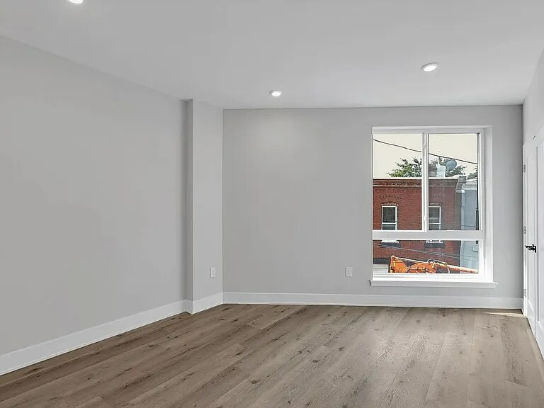 Building Photo - 938 N 29th St
