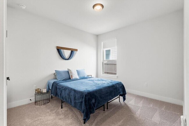 Building Photo - 8501 Hillock Terrace