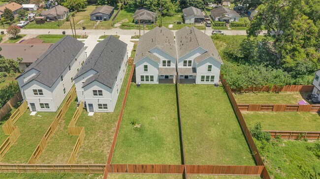Building Photo - 7413 Charlie St
