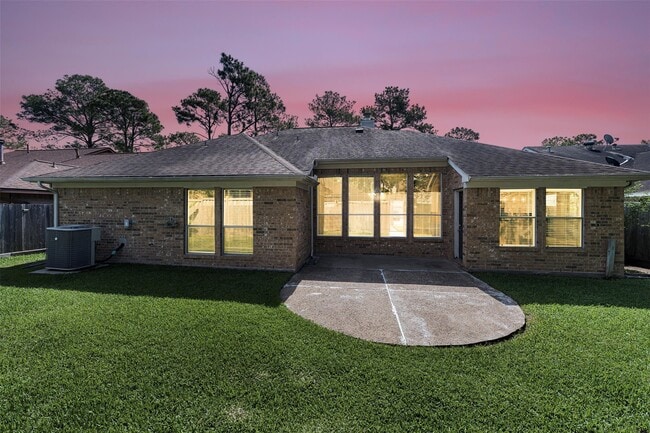 Building Photo - 7015 Yardley Dr