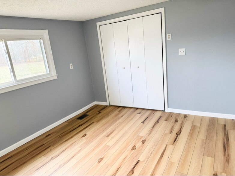 Building Photo - 2866 W Blue Lick Rd