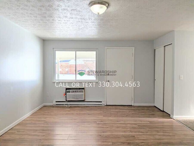 Building Photo - 1111 N Elm St