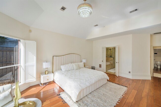 Building Photo - 14311 Islandwoods Dr