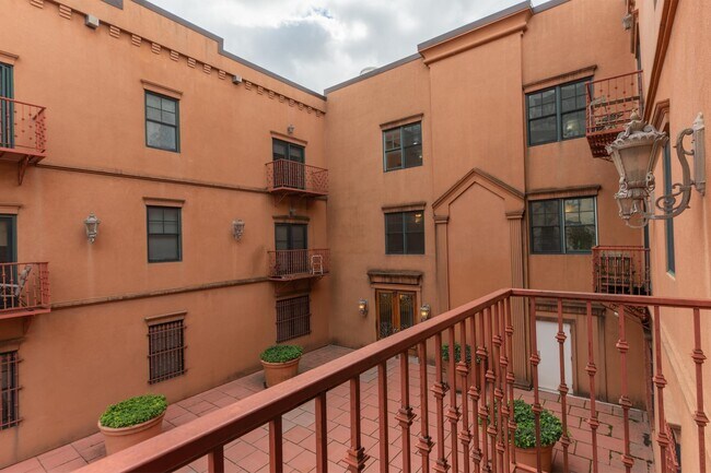 Building Photo - 85 Broadway