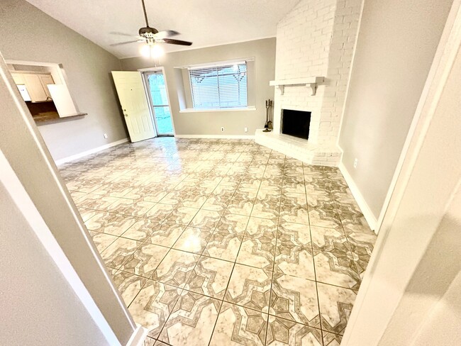 Building Photo - 7238 Woodfern Dr