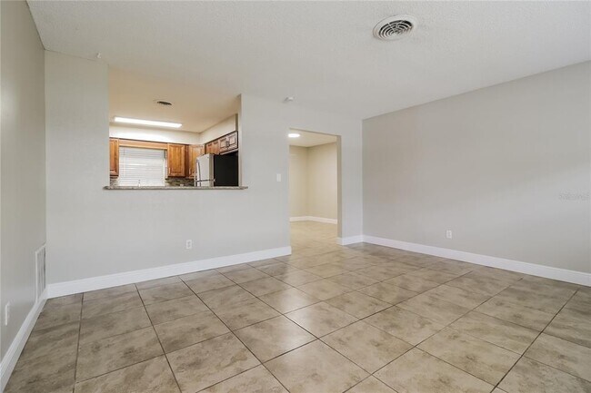 Building Photo - 734 Dunhill Dr