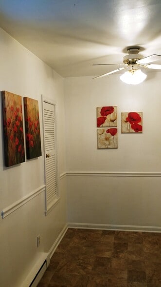 dinning room - 82 E Main St