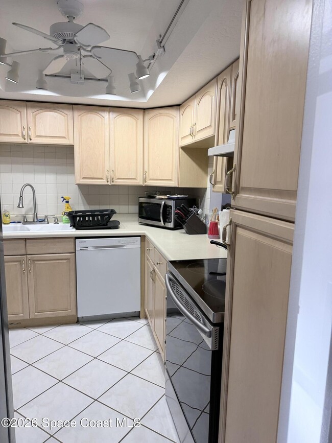 Building Photo - 1114 Steven Patrick Ave