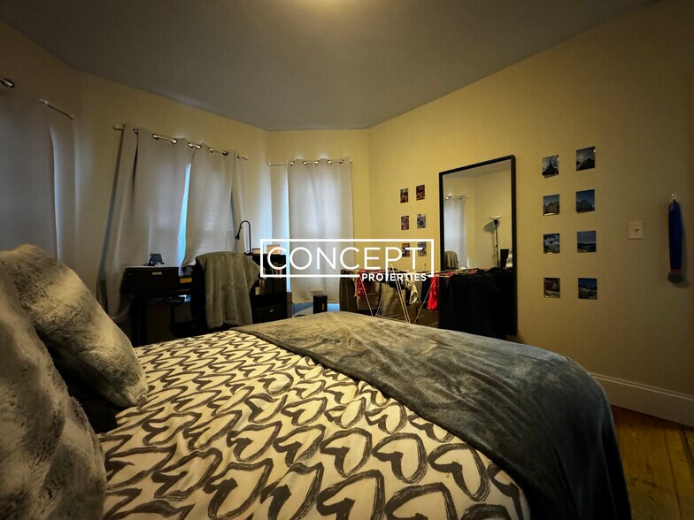 Building Photo - 14 Parker Hill Ave