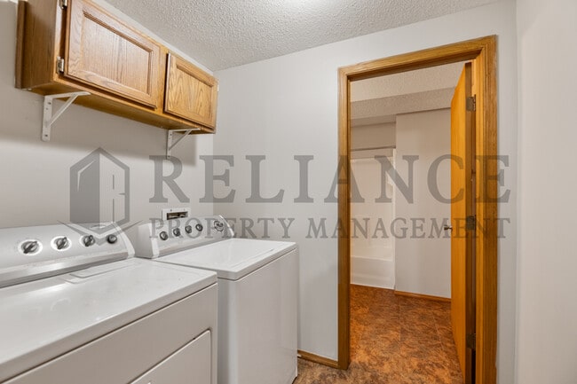 Building Photo - 3826 N Cranberry St