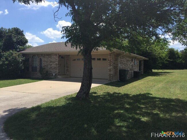 Building Photo - 2311 Old FM 440 Rd