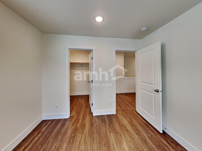 Building Photo - 33084 Ten Trails Pkwy