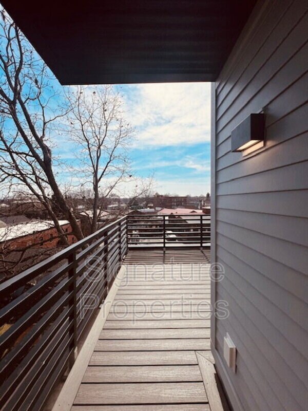 Building Photo - 712 High St