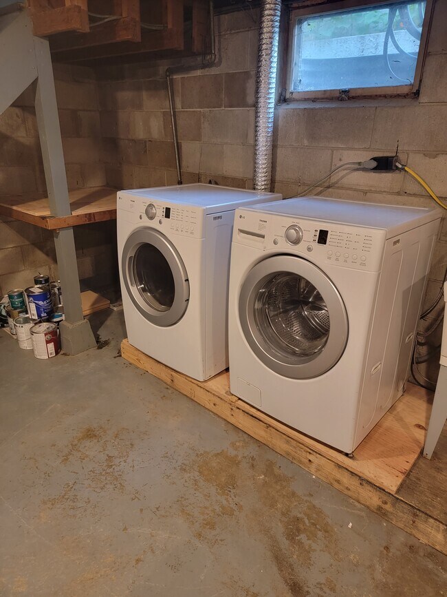 LG Washer and Dryer - 707 E 19th St