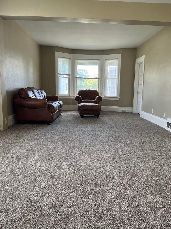 Building Photo - 602 Michigan Ave