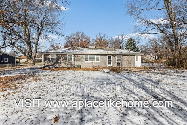 Building Photo - 515 E Sheridan St