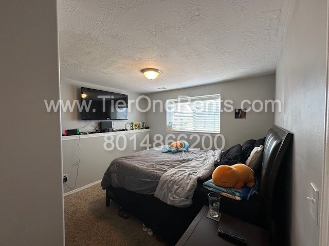 Building Photo - This property offers a NO DEPOSIT option available for qualified renters!