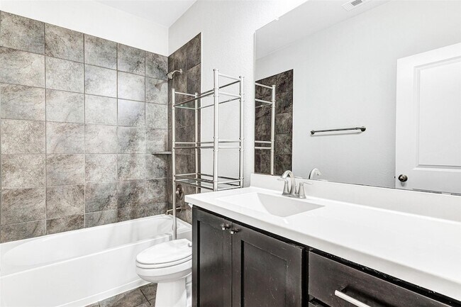 Building Photo - 3613 Gloucester Rd