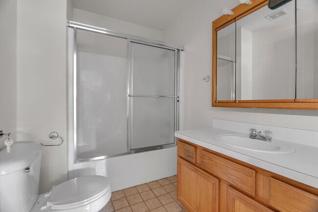Building Photo - 2592 Eagles Cir