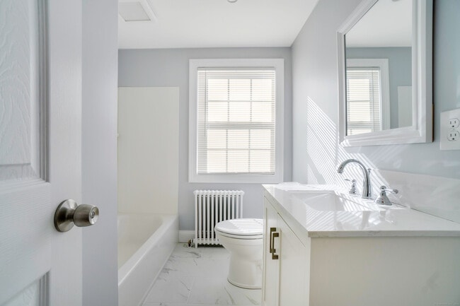 Building Photo - 981 Black Rock Tpke