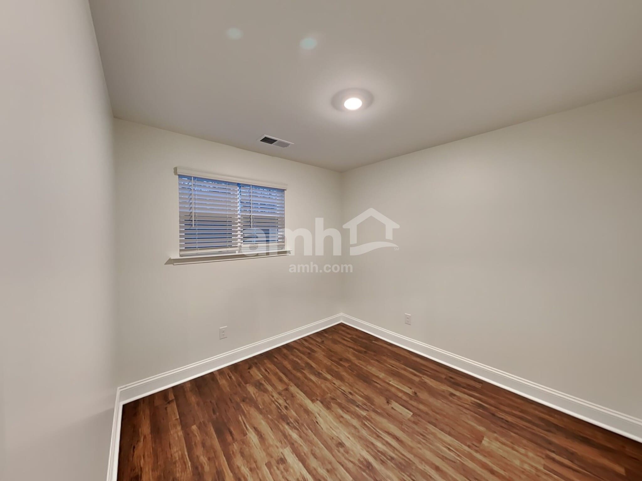 Building Photo - 576 Rivermist Dr